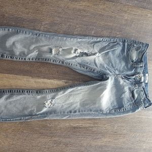 Distressed skinny jeans